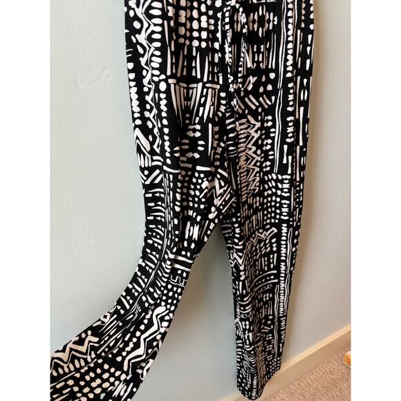 Calvin Klein Black and White Pattern Sleeveless Jumpsuit - Picture 6 of 8